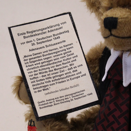 Konrad Adenauer Erster Bundeskanzler der Bundesrepublik Deutschland 1949 ? 1963 35 cm Teddybr von Hermann-Coburg