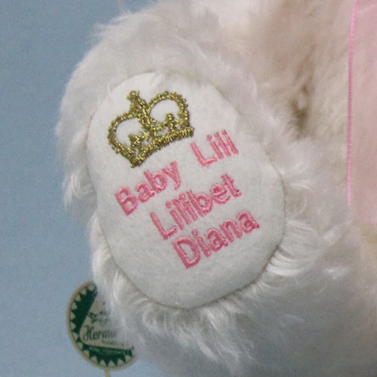 Baby Lili ? Lilibet Diana Mountbatten-Windsor 33 cm Teddybr von Hermann-Coburg