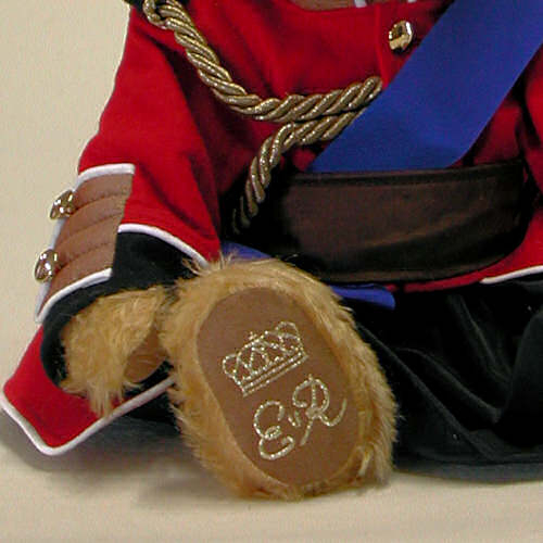 Trooping the Colour 40 cm Teddybr von Hermann-Coburg