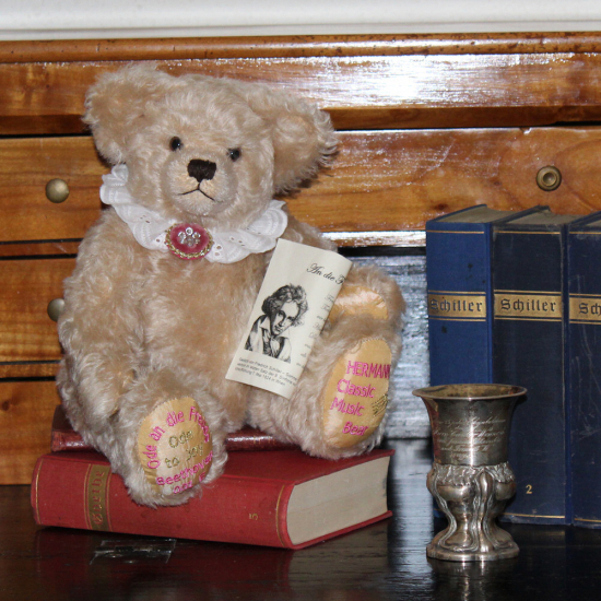 Ode an die Freude ? 24. HERMANN Classic Music Bear 2020 34 cm Teddybr von Hermann-Coburg