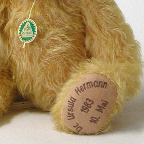 Graduation Individual Bear 34 cm Teddybr von Hermann-Coburg