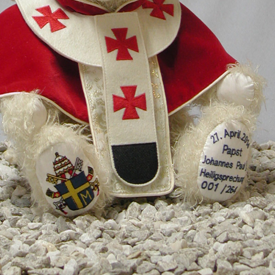 Papst Johannes Paul II - Heiligsprechung 39 cm Teddyb�r von Hermann-Coburg