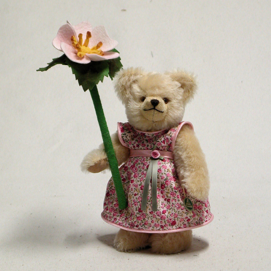 Kleines Blumenmdchen mit Heckenrschen 23 cm Teddybr von Hermann-Coburg