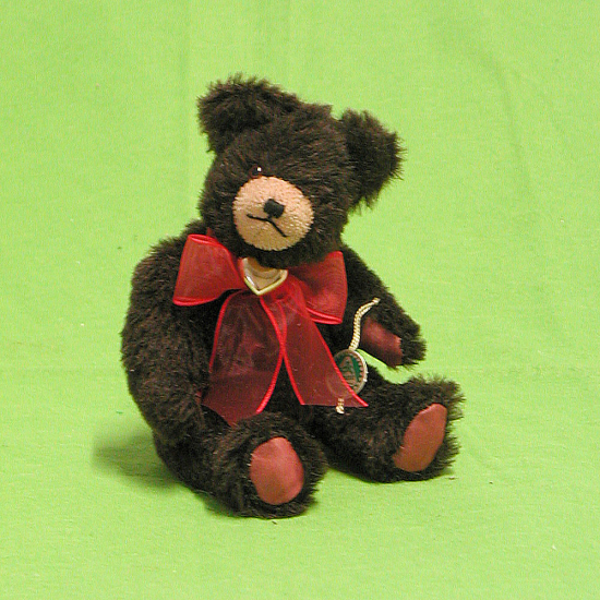 Kleiner Br mit goldenem Herz 19 cm Teddybr von Hermann-Coburg