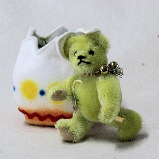 Eins, zwei, drei ? der Teddy schlpft aus dem Ei ? Teddy hellgrn 12 cm Teddybr von Hermann-Coburg