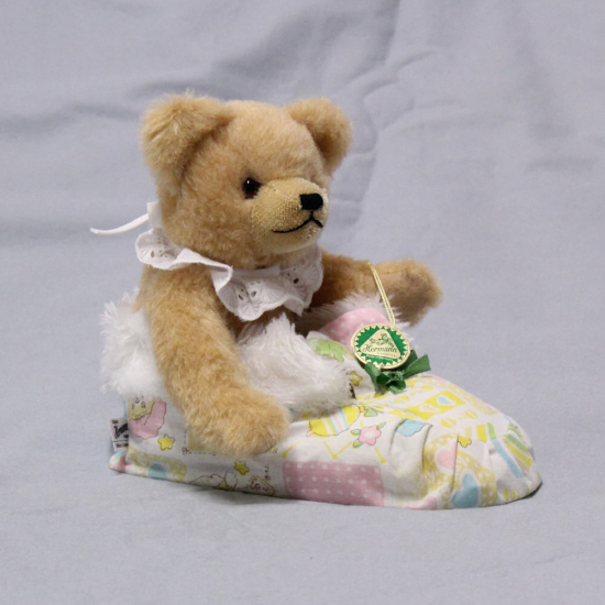 Sleeping in a Shoe  Baby Bear 23 cm Teddybr von Hermann-Coburg