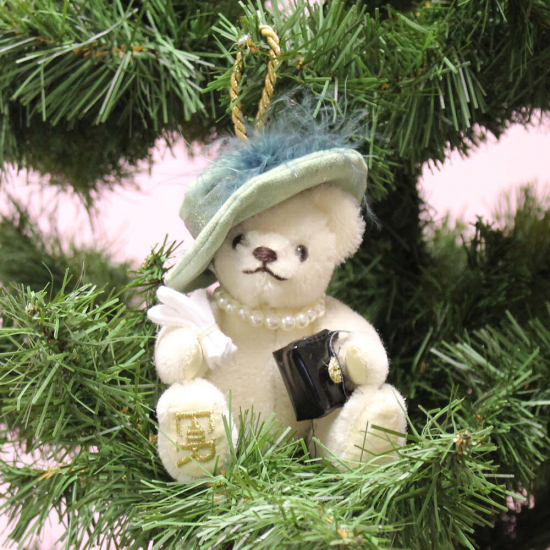 HM Queen Elizabeth II. Christmas Ornament 2022 14 cm Teddybr von Hermann-Coburg