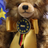 Kleiner EUROPA-Botschafter 42 cm Teddy Bear by Hermann-Coburg