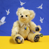 Kleiner Friedensbotschafter „Give Peace a Chance“ 33 cm Teddybär von Hermann-Coburg