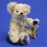 Kleiner Friedensbotschafter ?Give Peace a Chance? 33 cm Teddy Bear by Hermann-Coburg